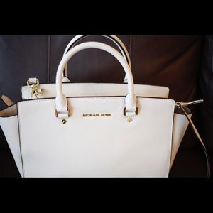 (SOLD) Michael Kors Selma tote (white)